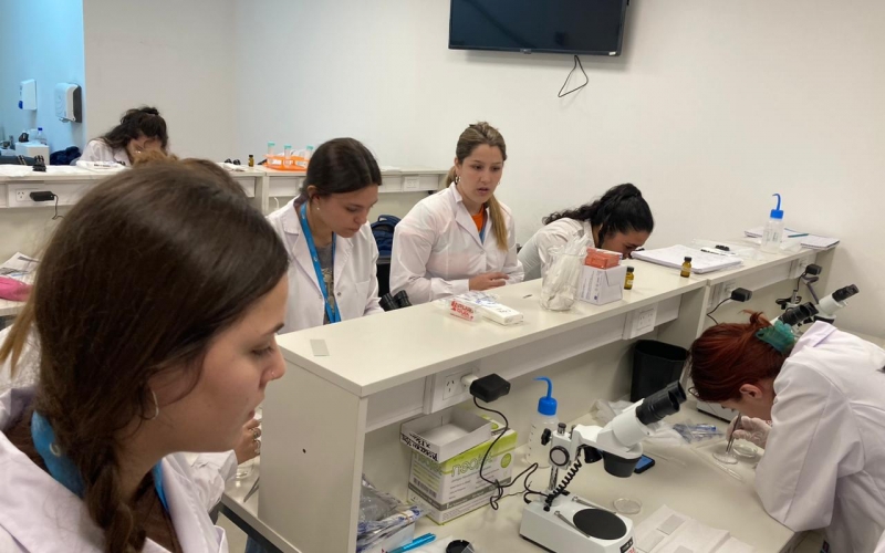 Programa de Fomento a la Investigación Científica para estudiantes de Genética