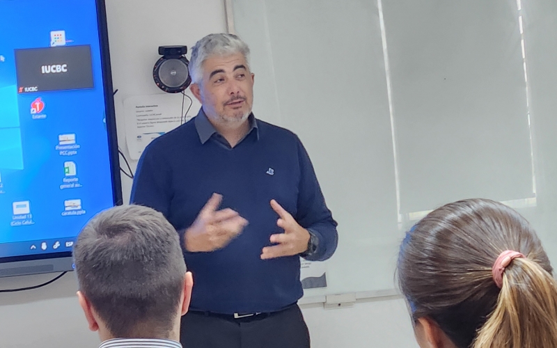 En nuestra Maestría, conversamos con referentes de la Salud