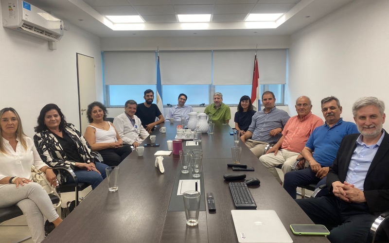 La directora del CCT Conicet Córdoba visitó el CIMETSA-IUCBC